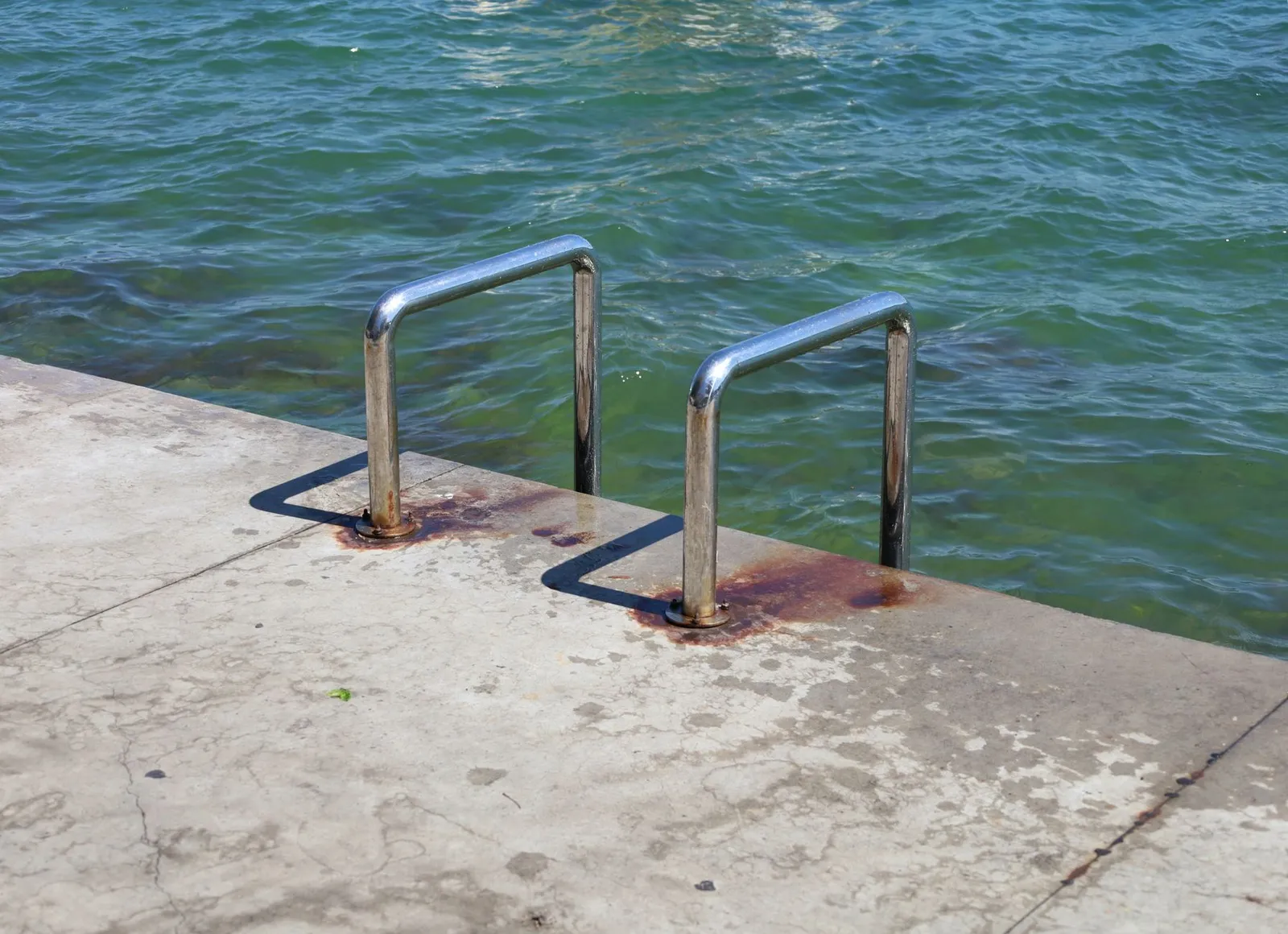 Rampe en acier inoxydable extérieure résistant à la corrosion en bord de mer