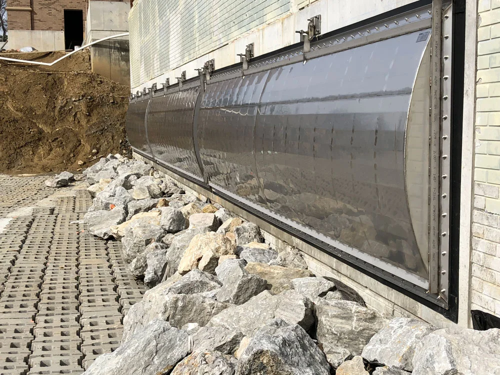Installation de traitement des eaux avec équipement inox, ADI Laval.